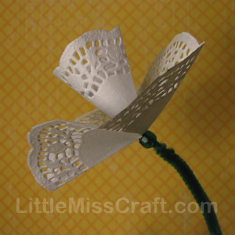 handmade daffodil doily paper flower craft tutorial