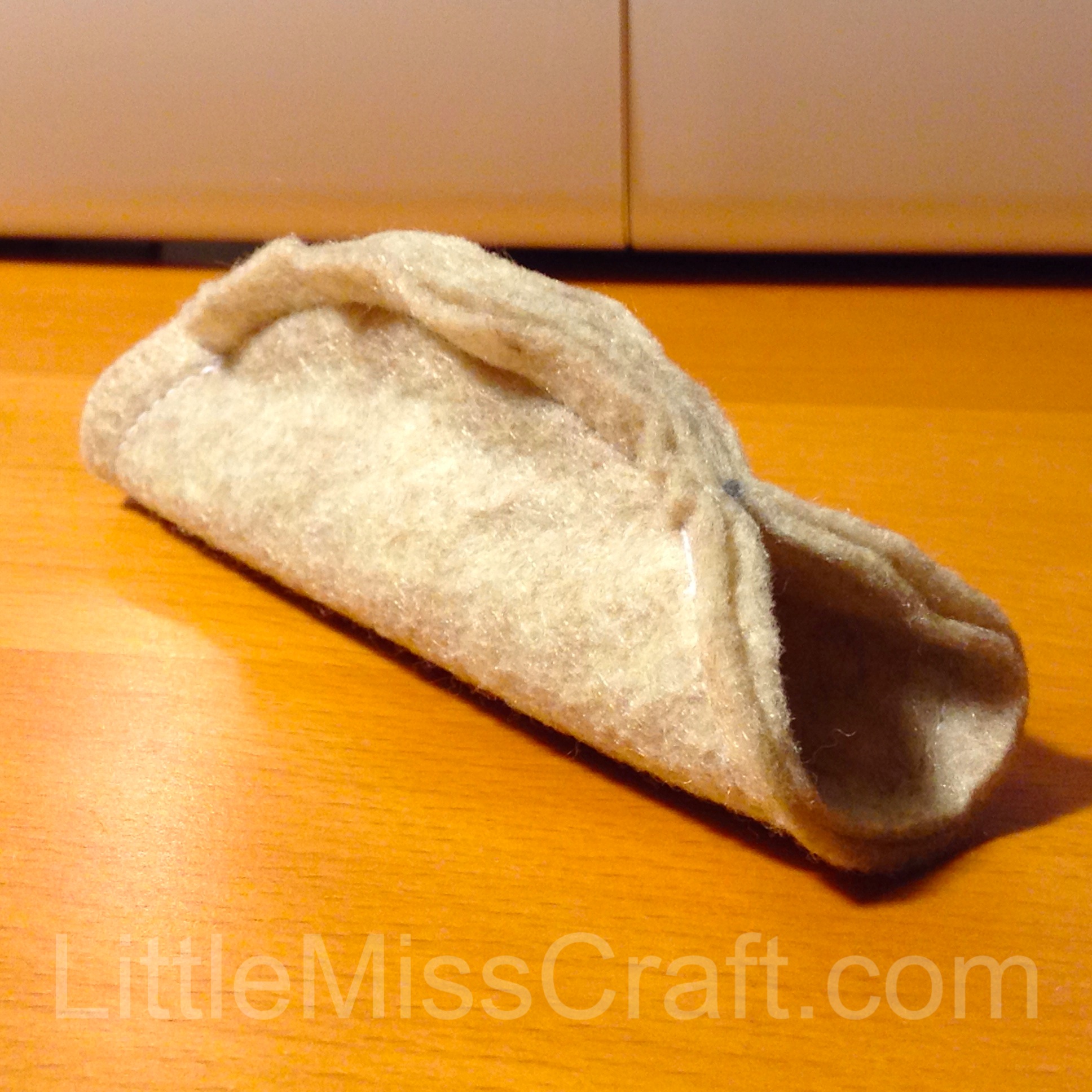 crafts-felt-fortune-cookie-ornament