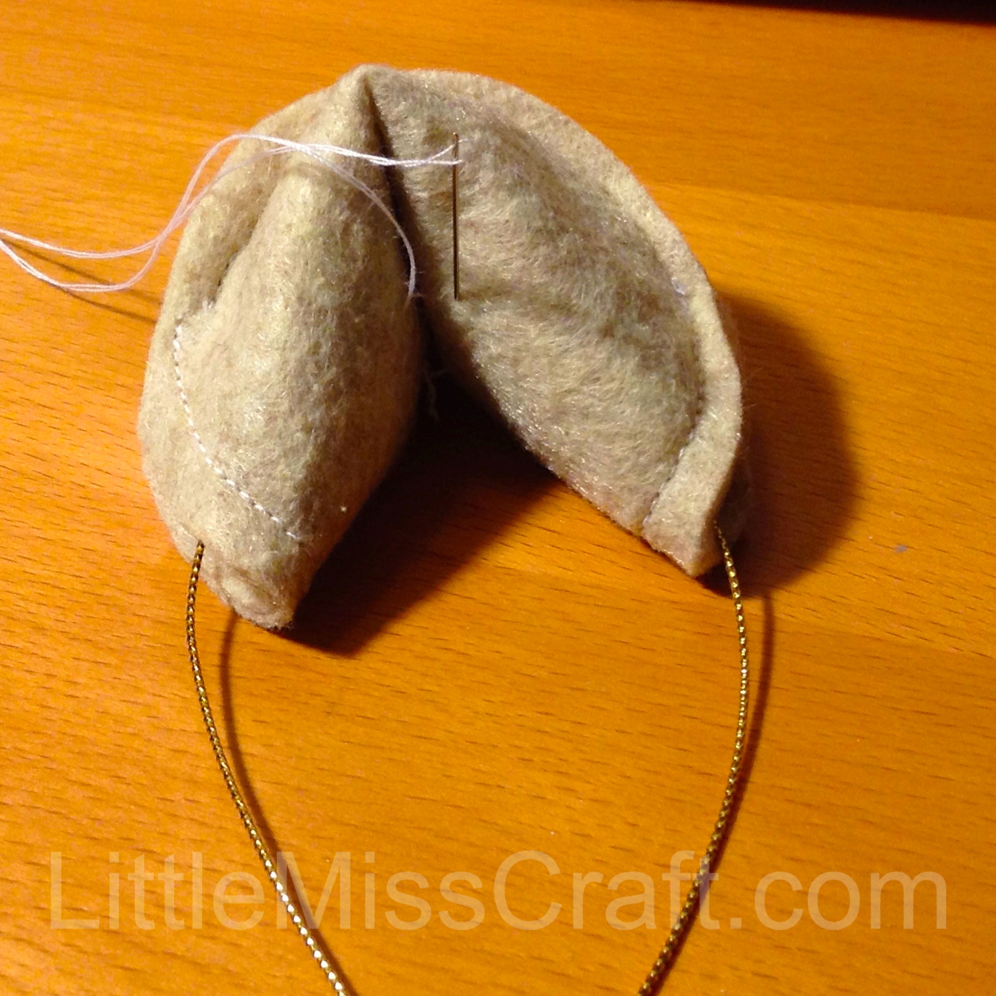 crafts-felt-fortune-cookie-ornament