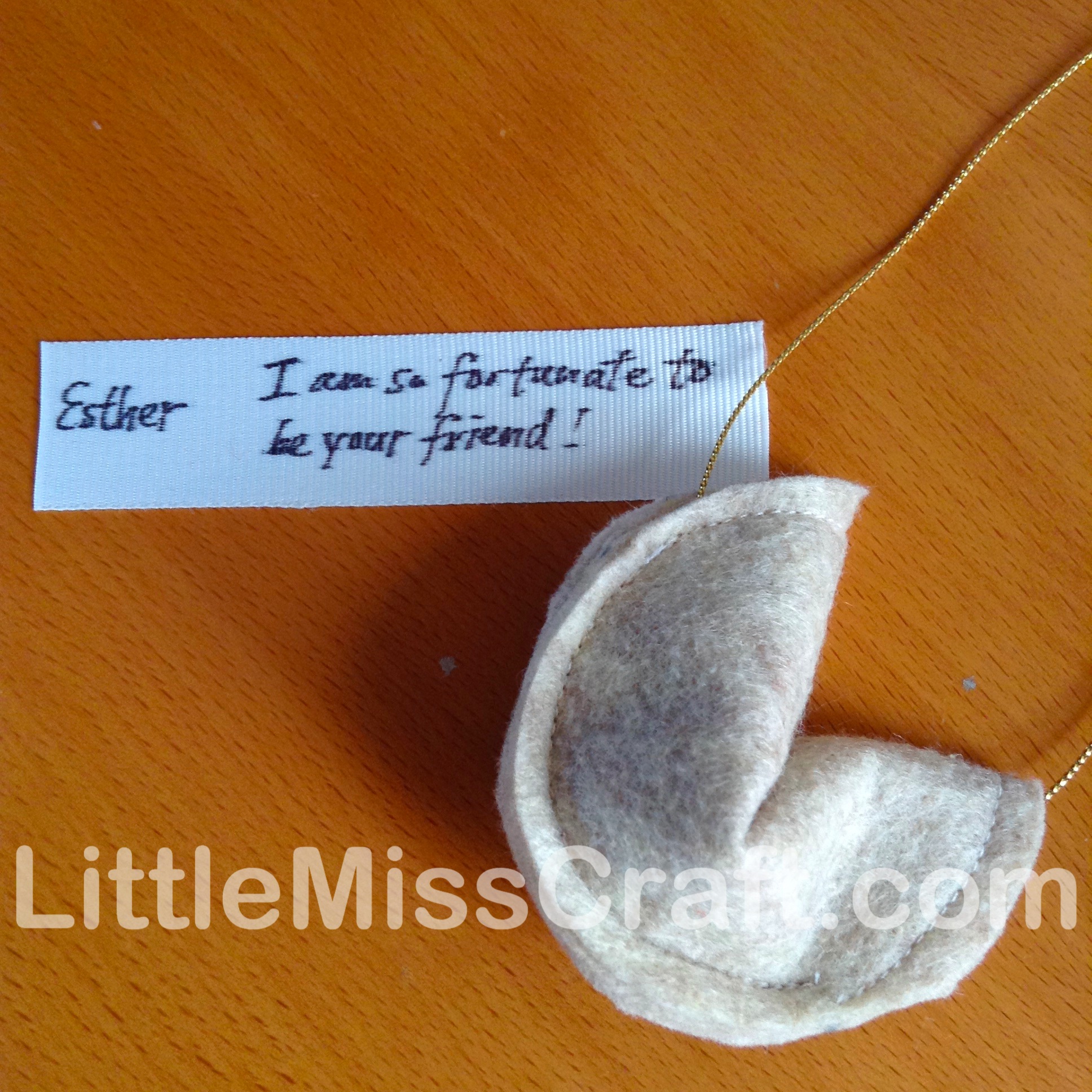 crafts-felt-fortune-cookie-ornament